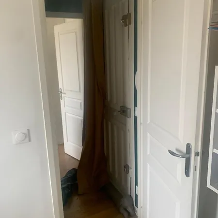 Beau Petit 2 Pièce Appartement *